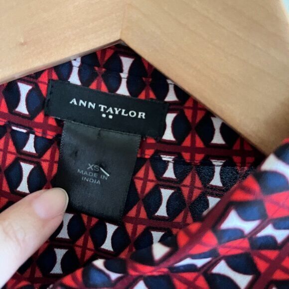 ANN TAYLOR BUTTON FRONT TANK TOP PRINTED WOMENS SIZE XS SEMI SHEER COLLARED NECK - Picture 3 of 7